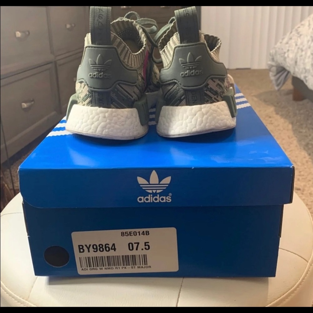 Addidas NMD R1 Primeknit 7.5 - Picture 5 of 5